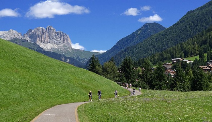 ciclabile val di fassa trentino