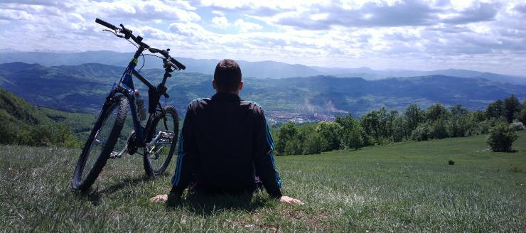 Ciclista in viaggio