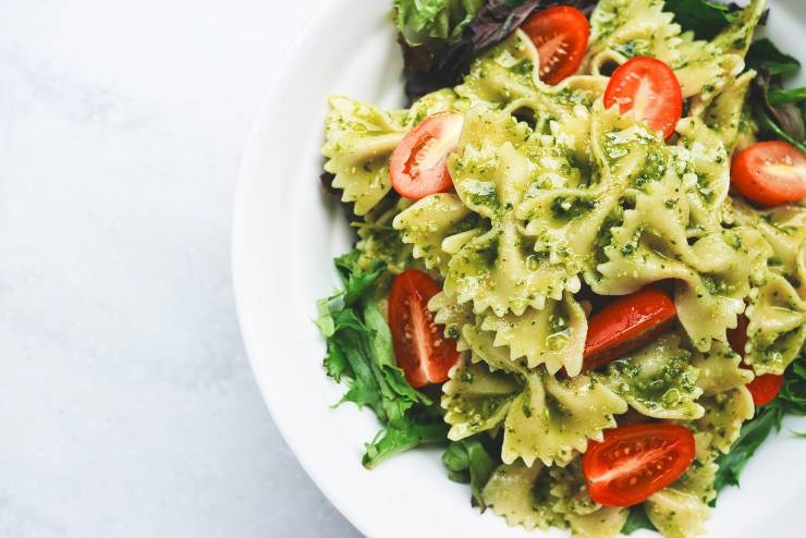 Pasta al pesto con verde delle carote