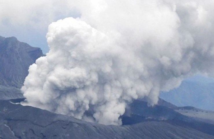 vulcano monte aso giappone