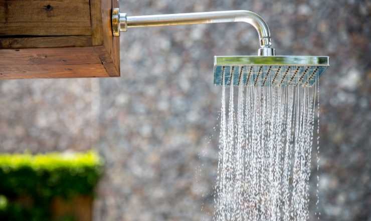 Risparmiare acqua in casa con la doccia