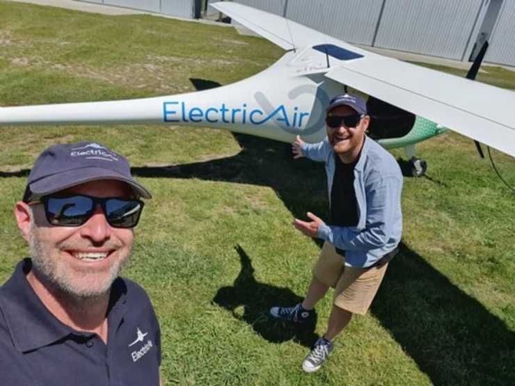 Aereo elettrico record