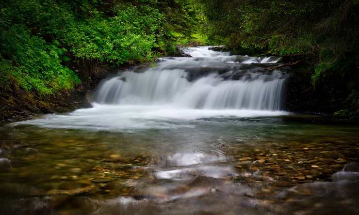 fiume cascata