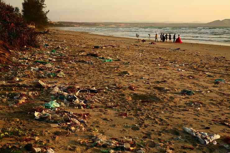 spiaggia plastica_01-3-22