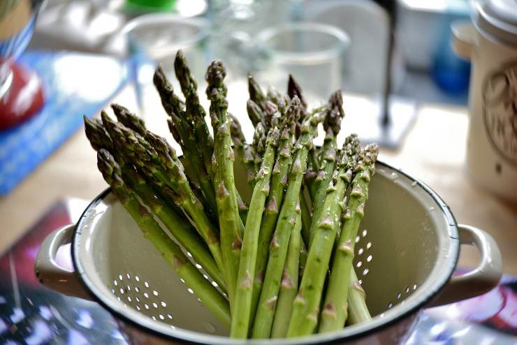 usare acqua cottura asparagi