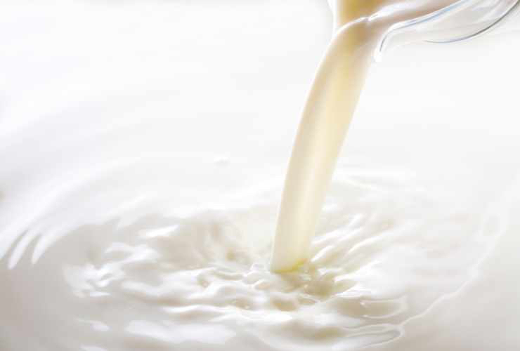latte naturale latte artificiale