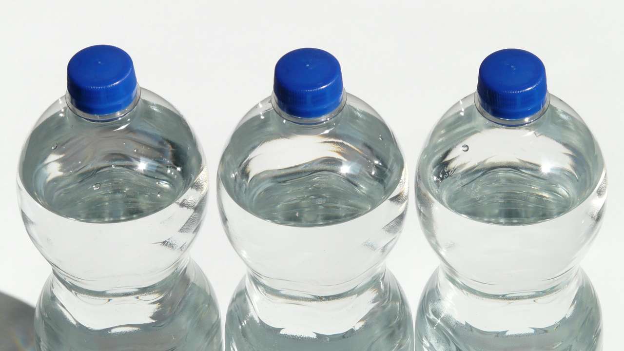 riutilizzare bottiglia di plastica