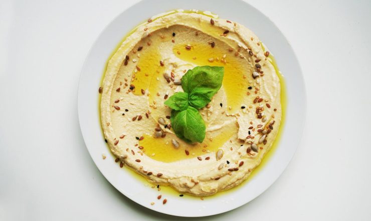 hummus di avocado preparazione veloce