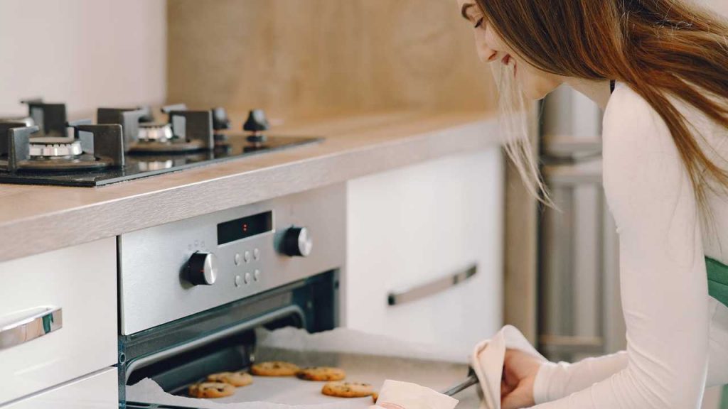 Usare il forno per cucinare più cose in contemporanea