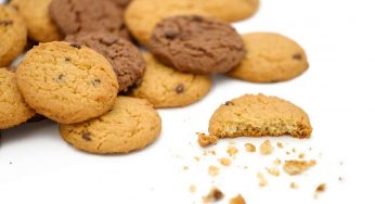 I biscotti sono quasi finiti e sono rimaste solo briciole nella confezione? La ricetta furba e golosissima per recuperarle