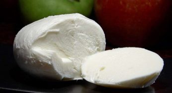 La mozzarella scade oggi? Non gettarla, impazzirai per questa ricetta