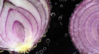 Ecco perché non dovresti mai mettere la cipolla cruda in frigorifero: forse non lo sai, ma gli effetti saranno terribili